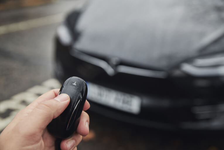 tesla-cars-keyless-key-fob-765x512-1